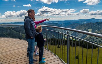 Familie beim Ausflug